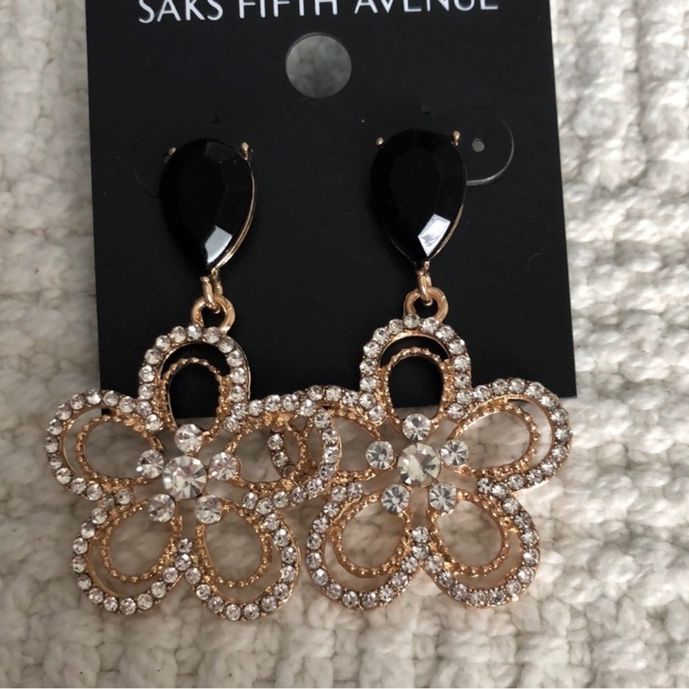 FINAL! Saks Fifth Avenue 4 pack Bundle Crystal Drop Earrings NWT - Picture 2 of 5